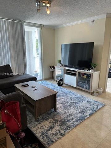 11155 SW 5th Pl 205, Pembroke Pines, FL 33025