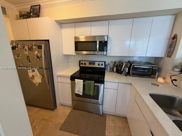 11155 SW 5th Pl 205, Pembroke Pines, FL 33025