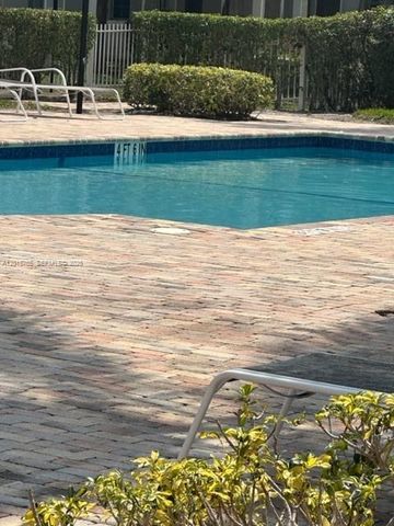 11155 SW 5th Pl 205, Pembroke Pines, FL 33025