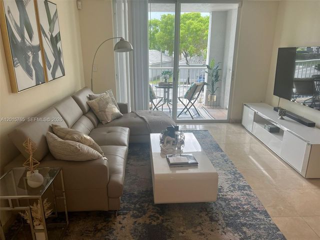 11155 SW 5th Pl 205, Pembroke Pines, FL 33025