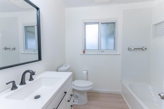 4883 E Michigan Avenue, Fresno, CA 93703