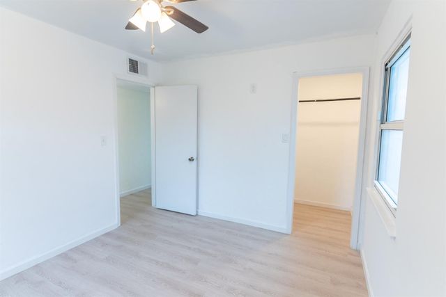 4883 E Michigan Avenue, Fresno, CA 93703