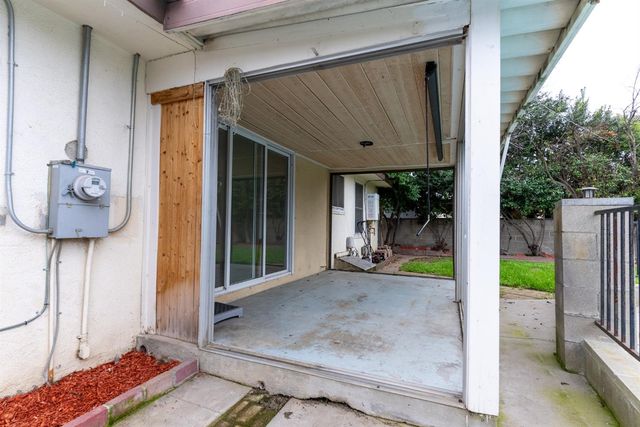 4883 E Michigan Avenue, Fresno, CA 93703