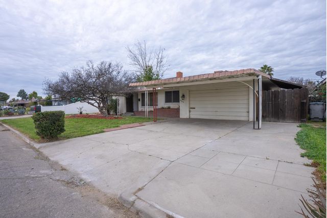 4883 E Michigan Avenue, Fresno, CA 93703
