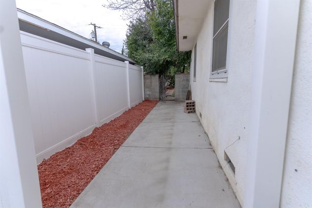 4883 E Michigan Avenue, Fresno, CA 93703