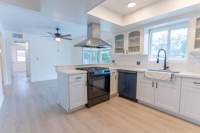 4883 E Michigan Avenue, Fresno, CA 93703