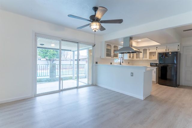 4883 E Michigan Avenue, Fresno, CA 93703