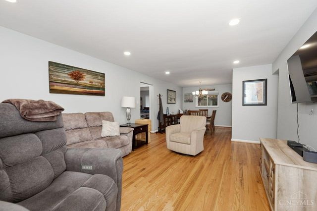 618 Ivyhill Drive, Delhi Twp, OH 45238