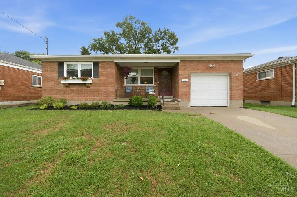 618 Ivyhill Drive, Delhi Twp, OH 45238