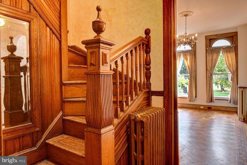 Image 13 of property listing at 2744 E BALTIMORE ST, Baltimore, MD 21224