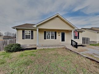 1150 17th Ave, E, Springfield, TN 37172