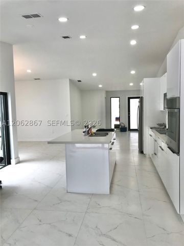 6651 NW 173rd Ln 6651, Hialeah, FL 33015
