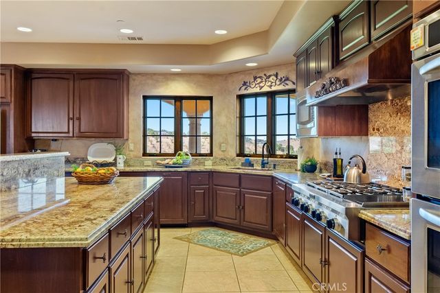 725 Spring Creek Way, Templeton, CA 93465