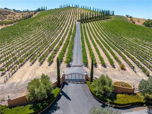 725 Spring Creek Way, Templeton, CA 93465