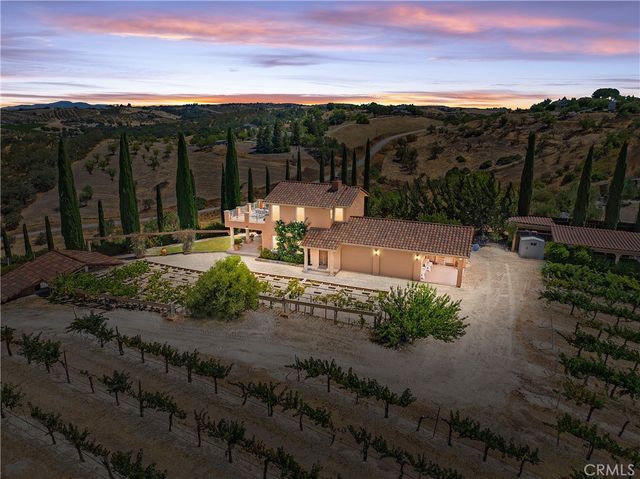 725 Spring Creek Way, Templeton, CA 93465