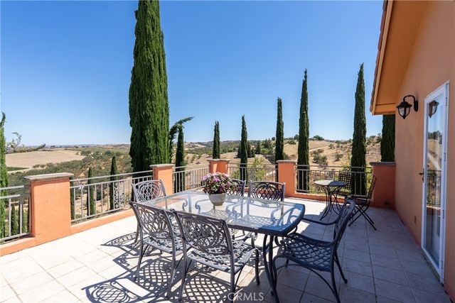 725 Spring Creek Way, Templeton, CA 93465