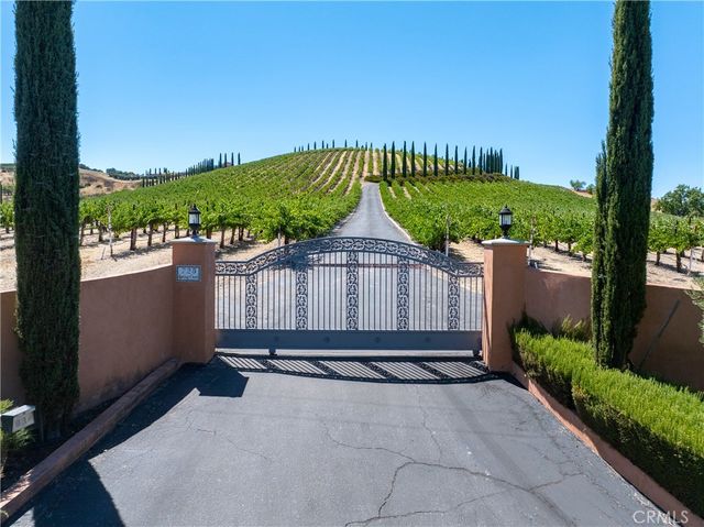 725 Spring Creek Way, Templeton, CA 93465