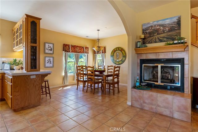 725 Spring Creek Way, Templeton, CA 93465