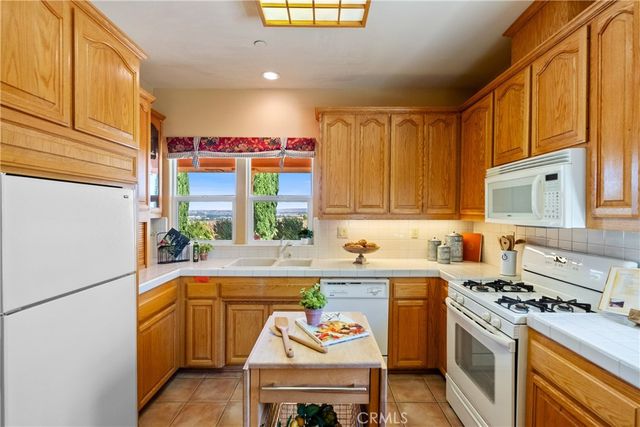 725 Spring Creek Way, Templeton, CA 93465