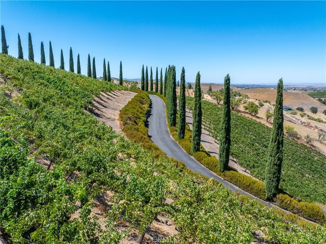 725 Spring Creek Way, Templeton, CA 93465