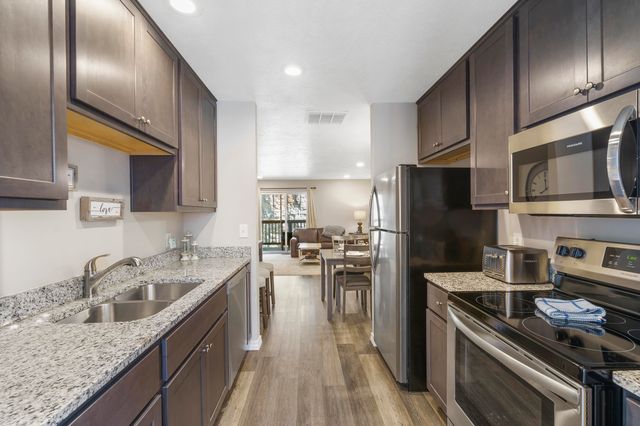 2964 Vineyards Parkway, 4, Branson, MO 65616