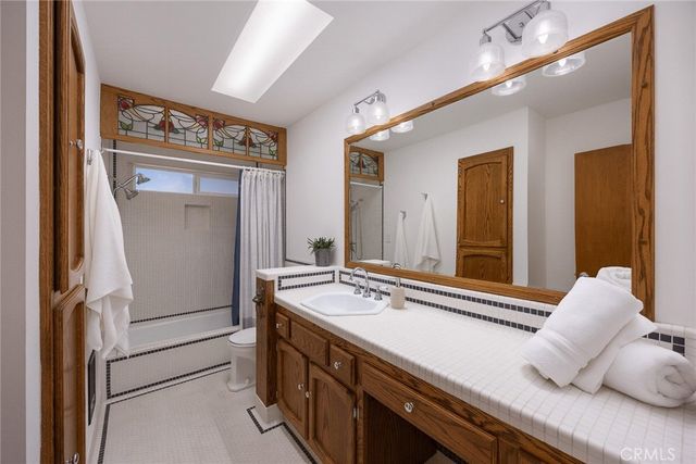 1060 W Leadora Avenue, Glendora, CA 91741