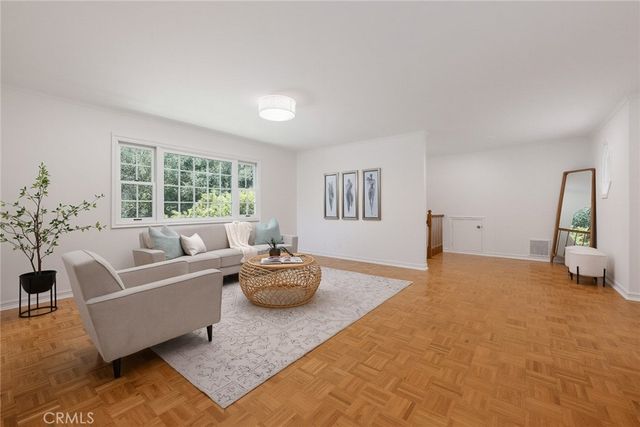 1060 W Leadora Avenue, Glendora, CA 91741
