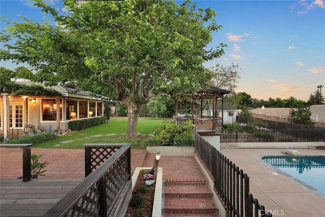 1060 W Leadora Avenue, Glendora, CA 91741