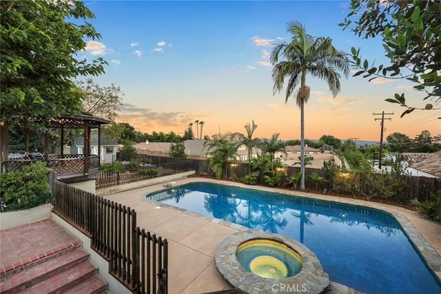 1060 W Leadora Avenue, Glendora, CA 91741
