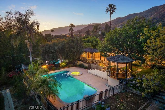 1060 W Leadora Avenue, Glendora, CA 91741