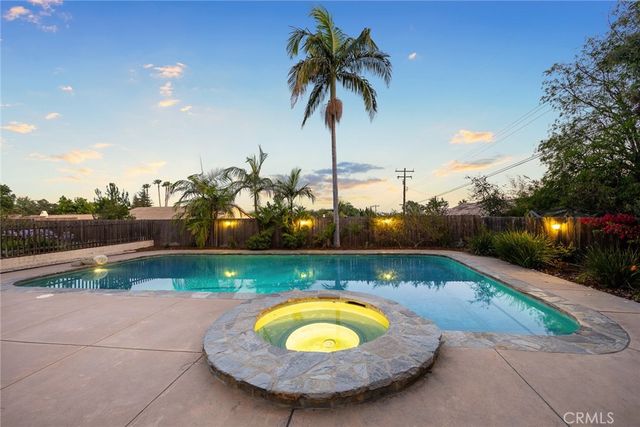 1060 W Leadora Avenue, Glendora, CA 91741