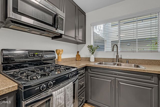 5500 Owensmouth Avenue 104, Los Angeles, CA 91367
