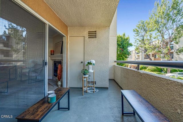 5500 Owensmouth Avenue 104, Los Angeles, CA 91367