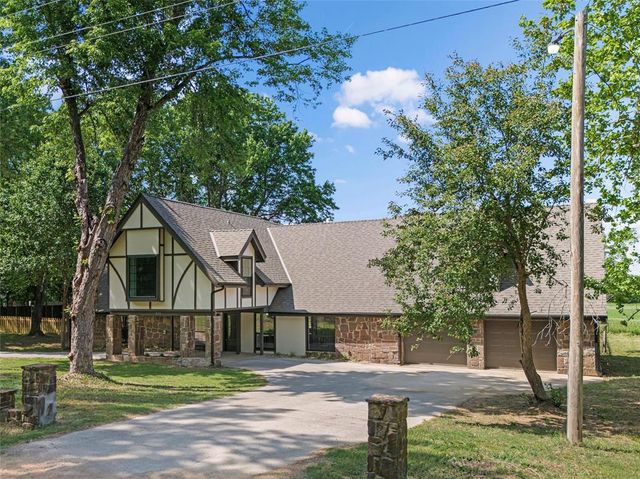 839 E Burr Oak Road, Norman, OK 73072