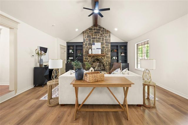 839 E Burr Oak Road, Norman, OK 73072