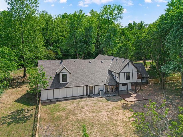 839 E Burr Oak Road, Norman, OK 73072