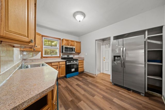 391 Poplar St, Boston, MA 02131
