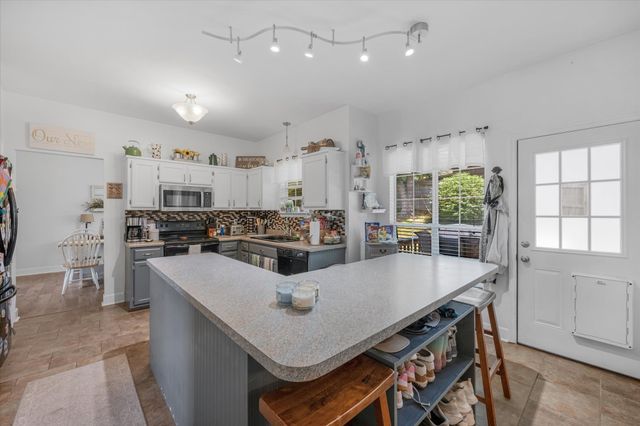 2601 Windsor Ln, Old Hickory, TN 37138