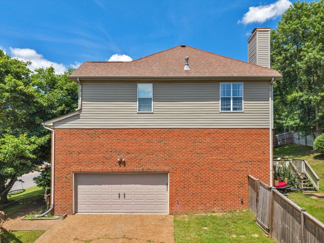 2601 Windsor Ln, Old Hickory, TN 37138