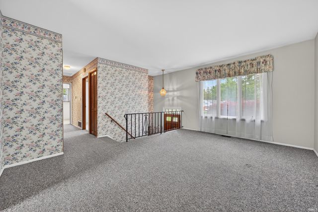1613 AUGUSTA Court, Kokomo, IN 46902