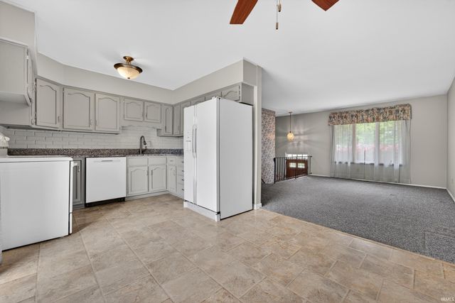 1613 AUGUSTA Court, Kokomo, IN 46902