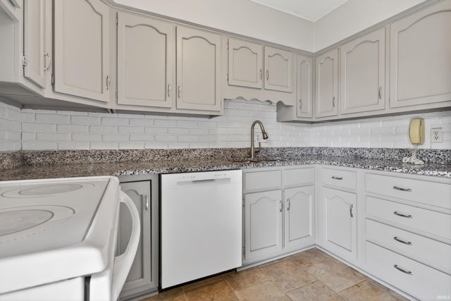1613 AUGUSTA Court, Kokomo, IN 46902