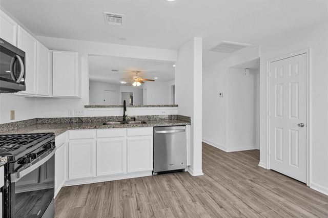 310 Remington Creek Drive, Houston, TX 77073