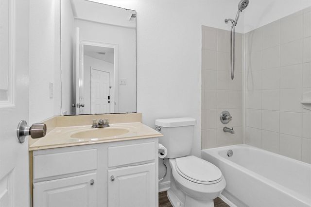 310 Remington Creek Drive, Houston, TX 77073