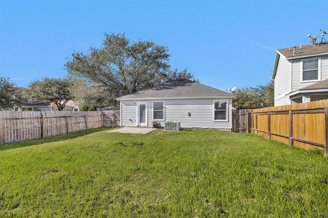 310 Remington Creek Drive, Houston, TX 77073