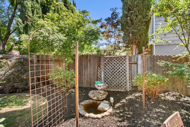 4921 Olive Oak Way, Carmichael, CA 95608