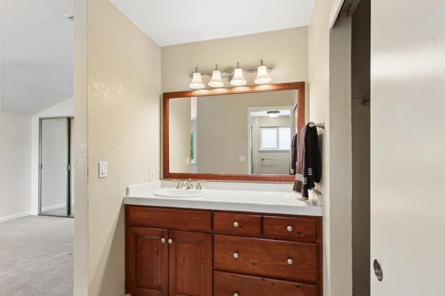 4921 Olive Oak Way, Carmichael, CA 95608