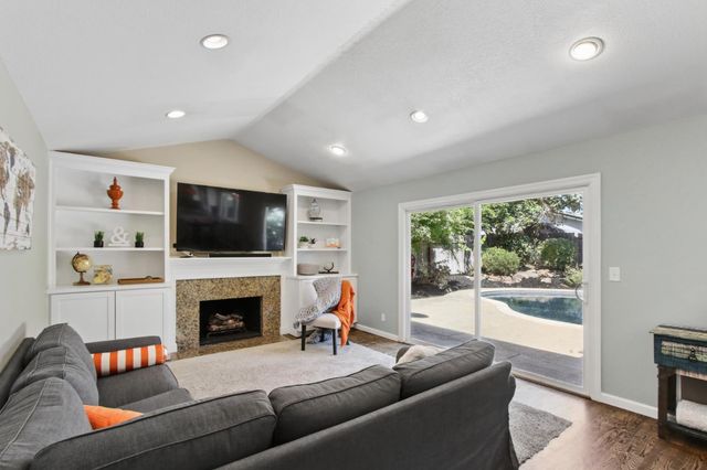 4921 Olive Oak Way, Carmichael, CA 95608