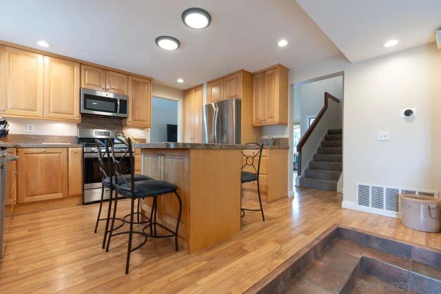 9563 Vista Secunda, San Diego, CA 92129
