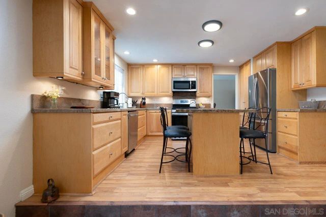 9563 Vista Secunda, San Diego, CA 92129